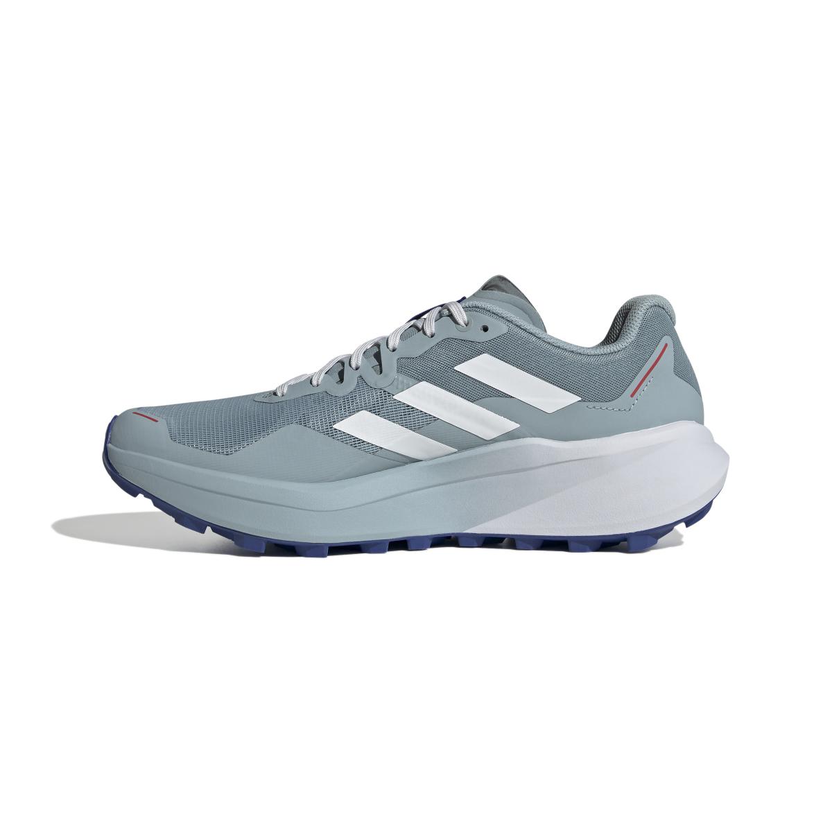 product/a/d/adidas_jp7255_5_footwear_photography_side_medial_center_view_white-nw091625.jpg