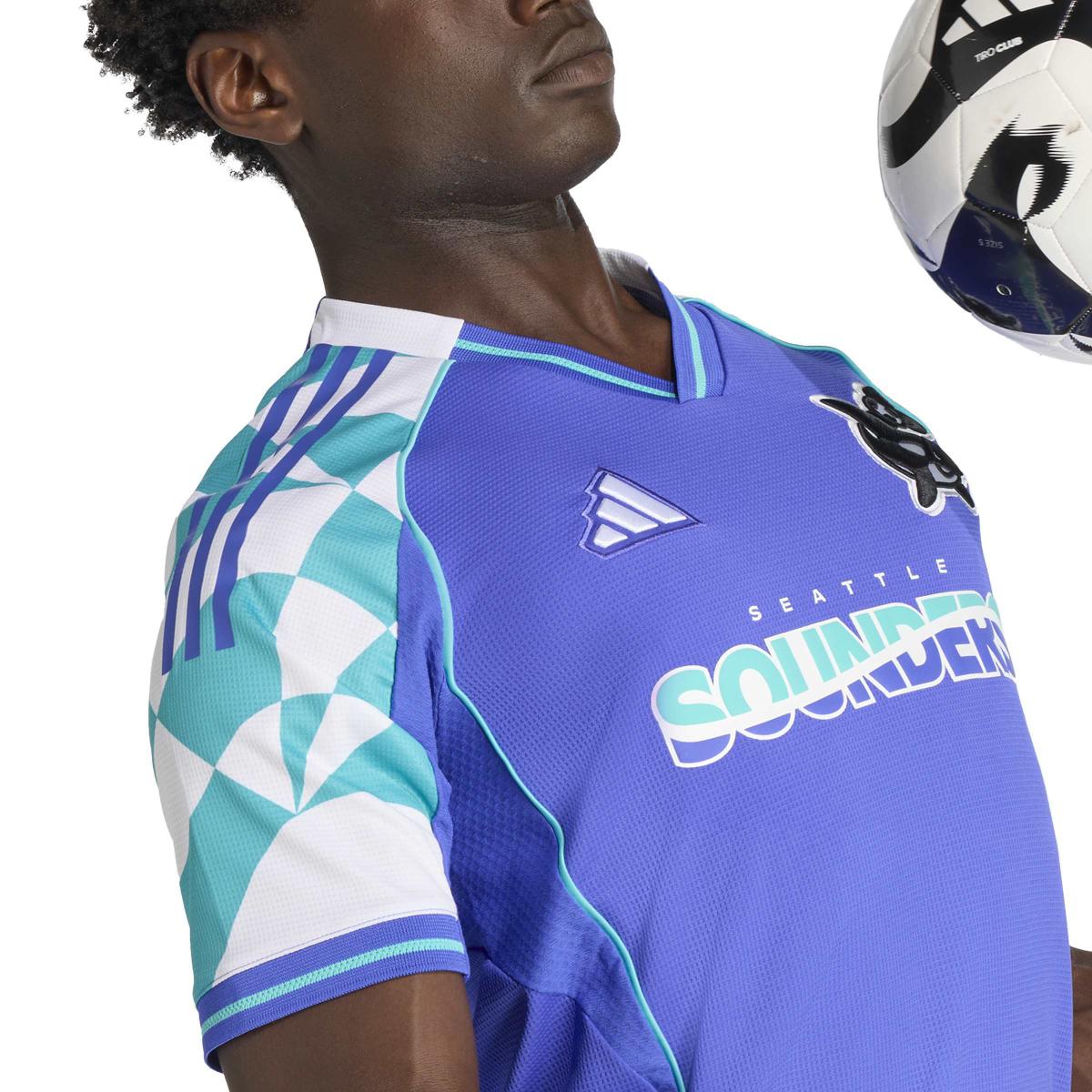 product/a/d/adidas_jx8720_6_apparel_on_model_detail_view_2_white.jpg