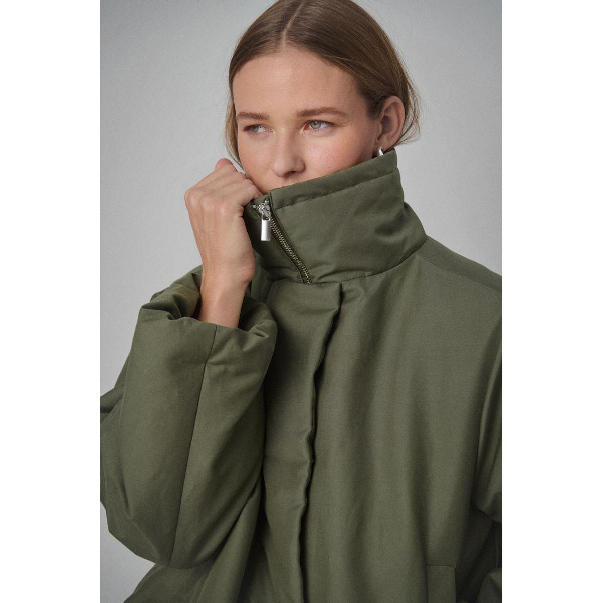 product/s/o/soaked-in-luxury_30408255-190511_4.jpg