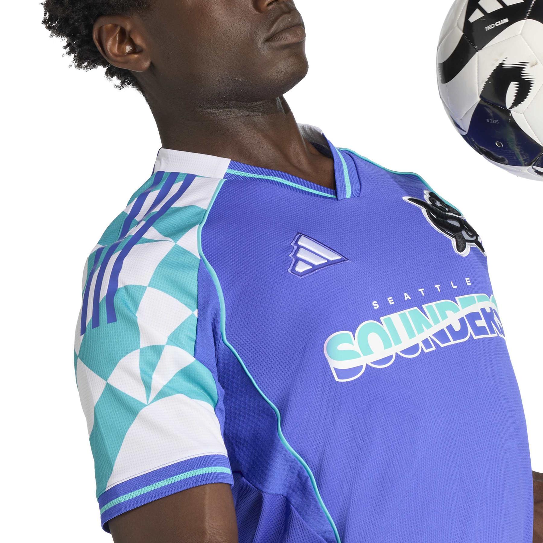 product/a/d/adidas_jx8720_6_apparel_on_model_detail_view_2_white.jpg