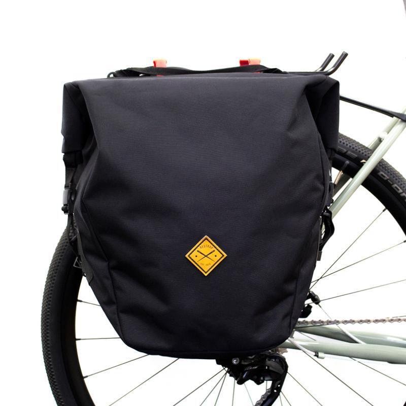 product/r/e/restrap_rs_pan_lrg_blk_1.jpg