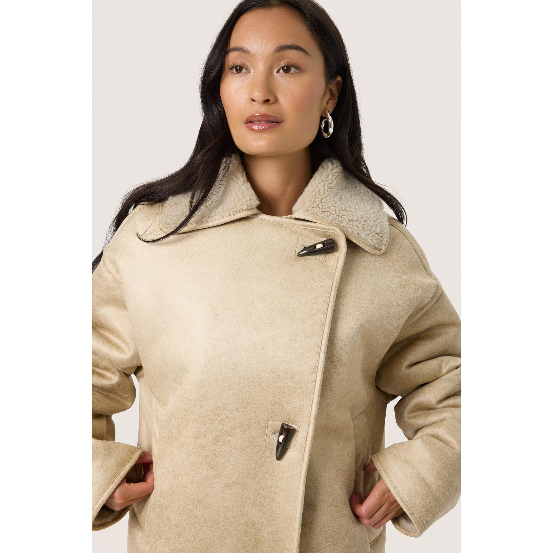 product/s/o/soaked-in-luxury_30408254-130404_3.jpg
