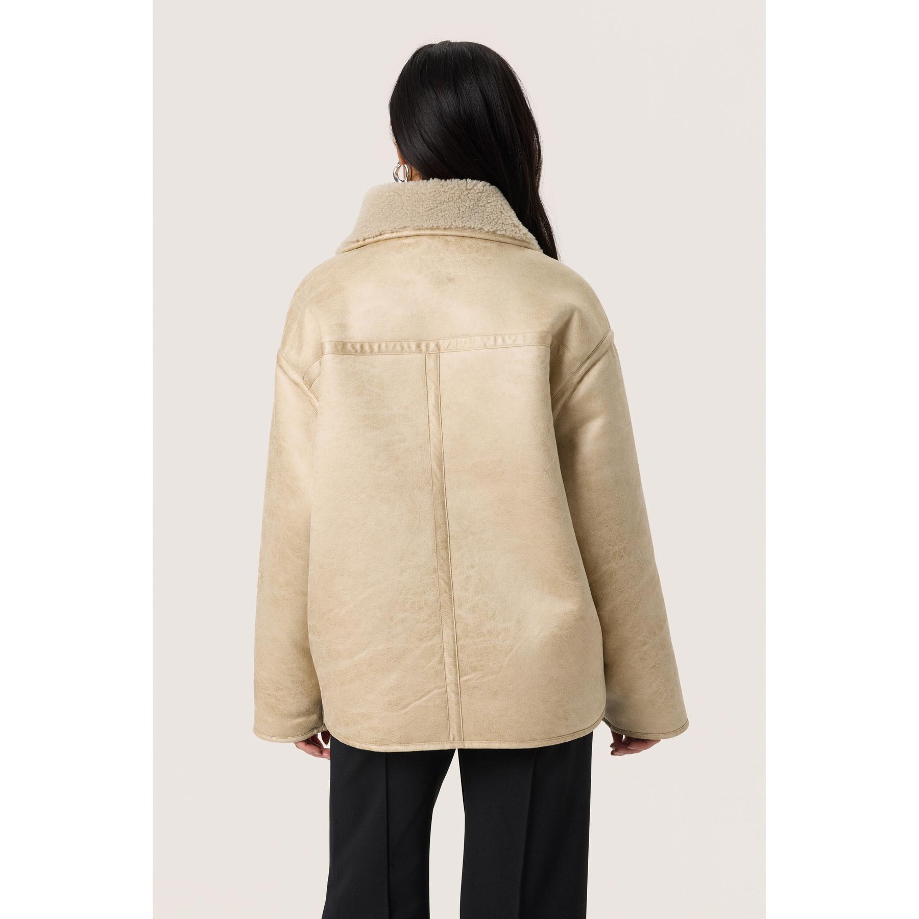 product/s/o/soaked-in-luxury_30408254-130404_7.jpg