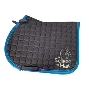 3148-na-bz5-lsm-embroidered-cso-rug-la-sellerie-de-mae-x-qhp-black-full
