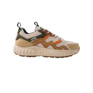 moea-basgn7-09-trainers-moea-gen7-all-in-mountain