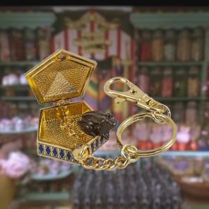 060628-chocolate-frog-keyring-plastoy-golden-one-size