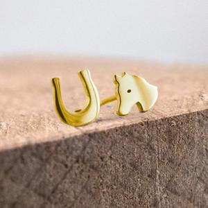 pt-ea-01-fl-rg-00-xx-women-s-horse-and-horseshoe-earrings-ponytail-co-gold-rose-one-size